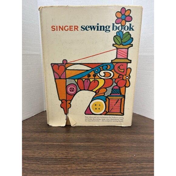 VTG Singer Sewing Book 1969 1st Edition 4th Printing - Picture 1 of 11